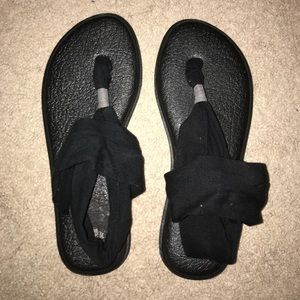 Black size 8 sanuks